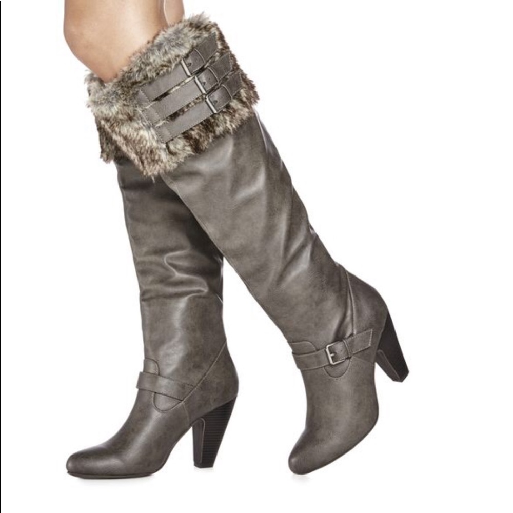 NWOT Tall Gray Fur/Buckle Heeled Boots
